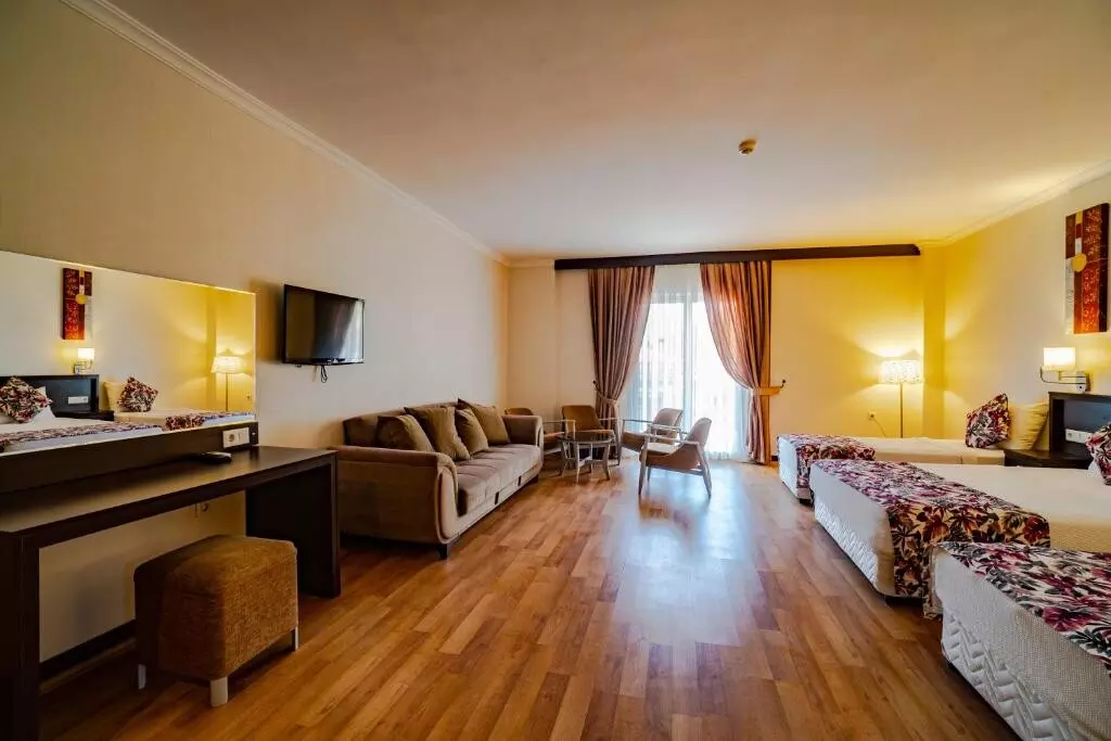 هتل سان شاین هالیدی ریزورت فتحیه